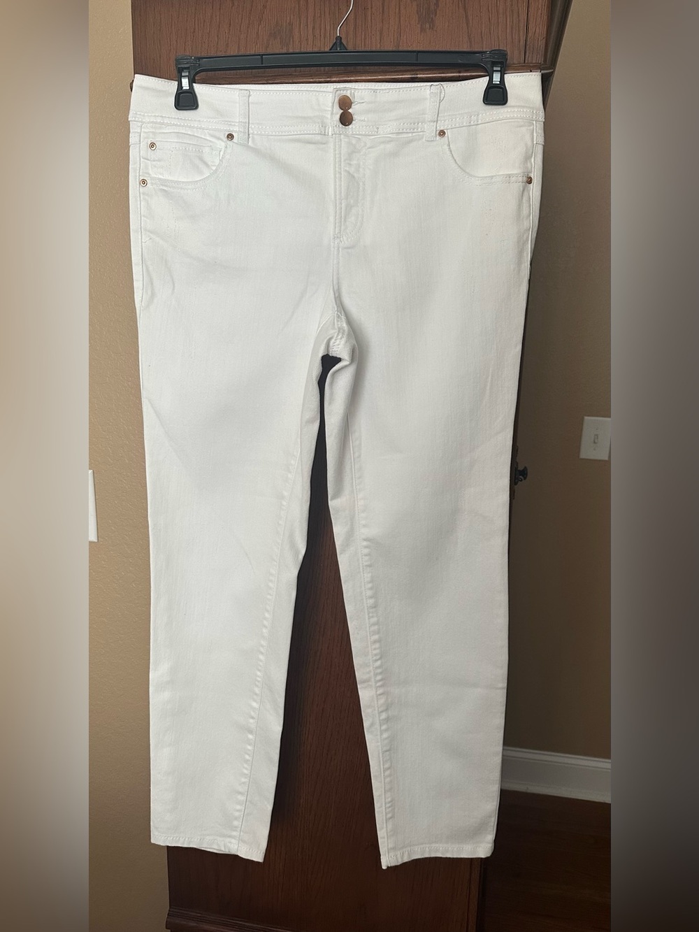 INC White Women’s Boyfriend Jeans